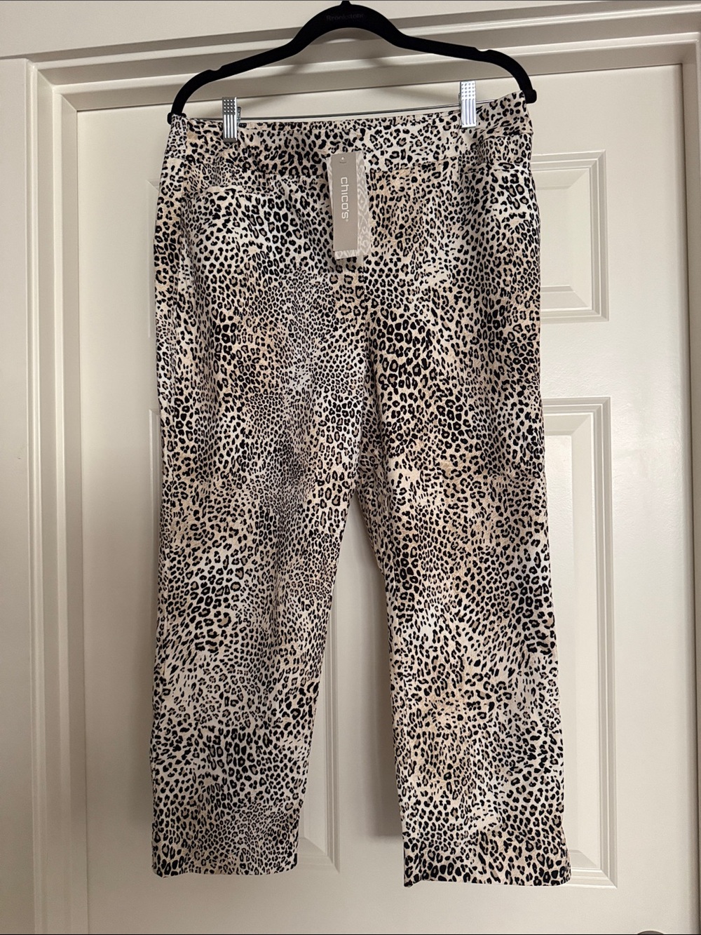 Chico's Beige & Black Leopard-Print Cropped Pants